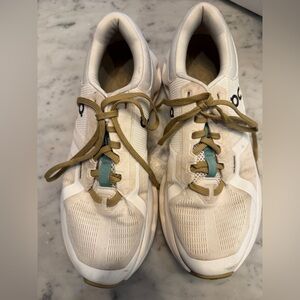 ON CLOUD RUNNER 2 | Women’s White and Green | Lace Up | Size 10